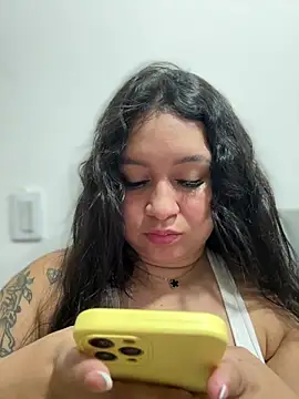 Chat XXX en directo de Pretty_Isadora