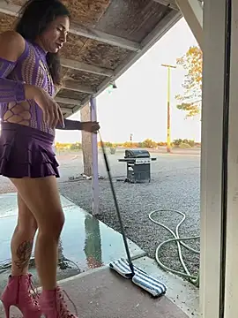 XXX chat uživo modela TranSexualJade95