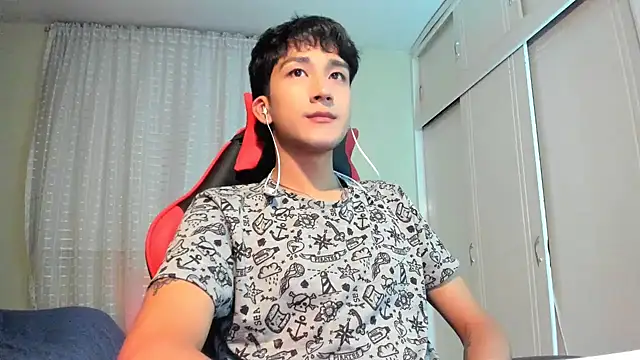 tom_Howard Chat XXX live