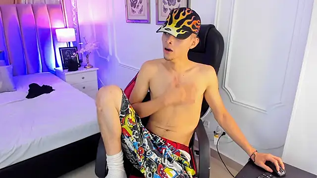 your_d0ll1 Adlı Modelin Canlı XXX Sohbeti