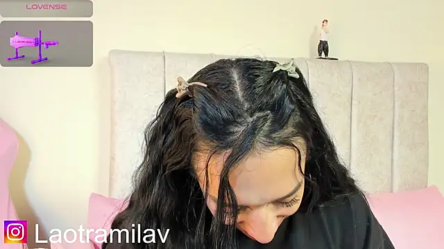 Chat +18 de MilaVelour ao vivo