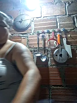 Juli_Powl 现场XXX聊天