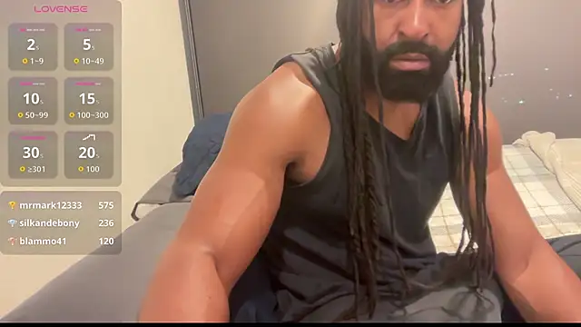 blackmuscless XXX чат на живо