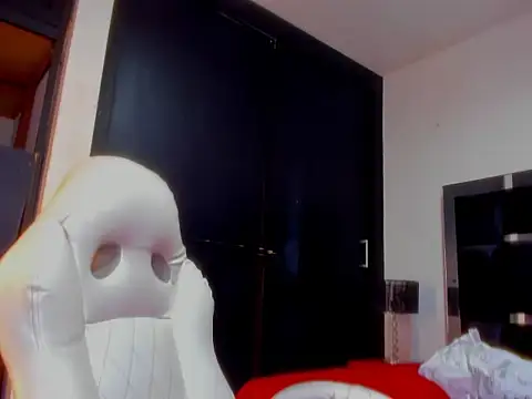 Chat +18 de Miranda_bigcock3 ao vivo
