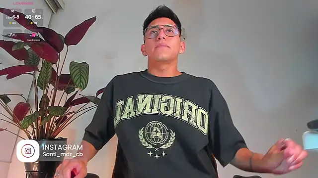 Czat XXX na żywo – adrik_cano__