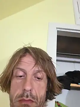 Danny543267 XXX чат на живо