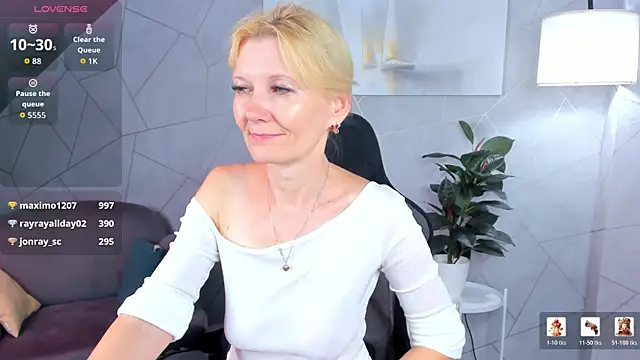 Julie_Lucas 即時 XXX 聊天