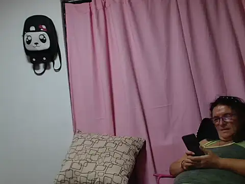consentidamummy09's Live XXX Chat