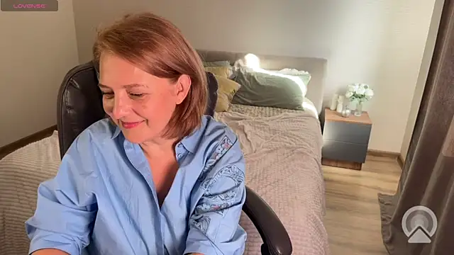 GeniusJinx's Live XXX Chat
