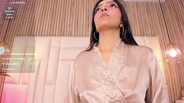 LisaLain: онлайн-секс-чат