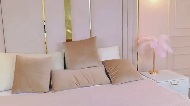 AmeliRoyse Adlı Modelin Canlı XXX Sohbeti