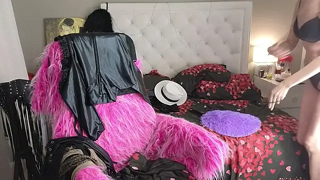 RoxalanaStar Adlı Modelin Canlı XXX Sohbeti