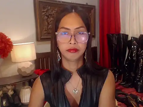 Nathalieheartt Adlı Modelin Canlı XXX Sohbeti