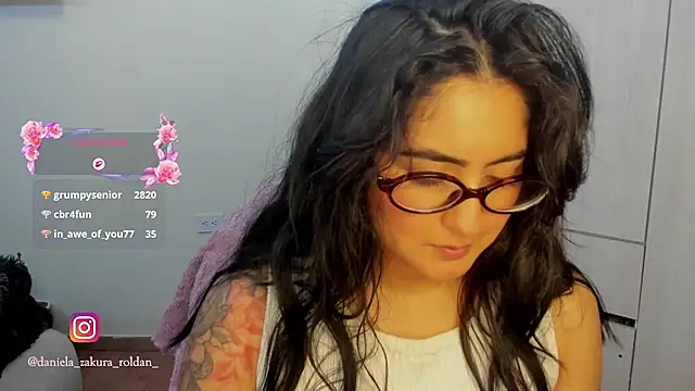 Chat XXX en directo de Dani_zakura