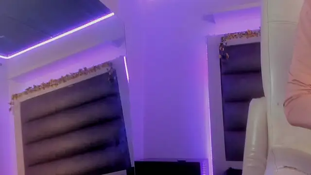 Chat +18 de adhalee_js ao vivo