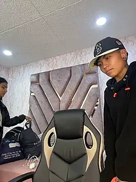 Chat +18 de ian_mathias_ ao vivo