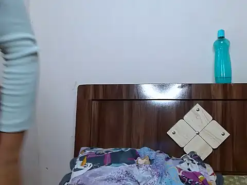 Chat XXX en directo de yours_riya_-