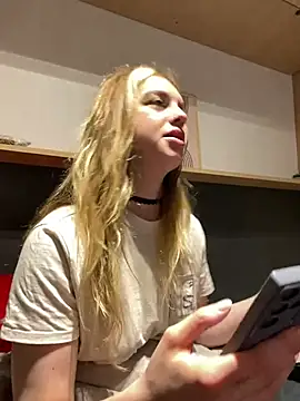 Elnonoykeila77's Webcam Show