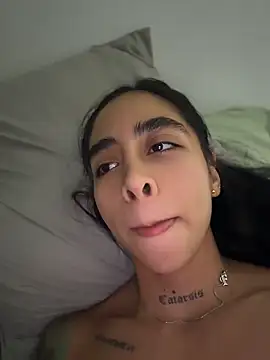sophierooy22's Live XXX Chat