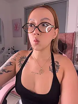 Rebe_'s Live XXX Chat