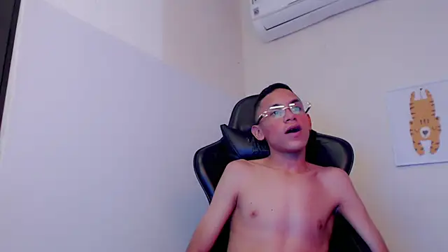 Онлайн чат XXX sombra_18