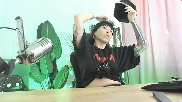 NeoGeisha live XXX chat