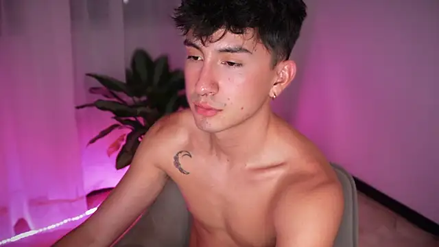 Вебкам-шоу sweettaaron01