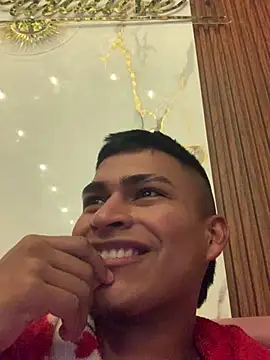 Emiliano_Reyes Pertunjukan Webcam