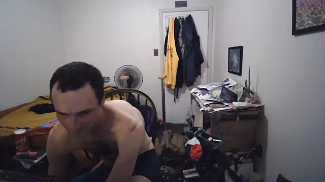 JohnnyMoves' Live XXX Chat