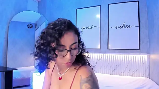 sarah_sluty Chat XXX live