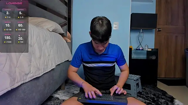 Czat XXX na żywo – Angel__TheKing