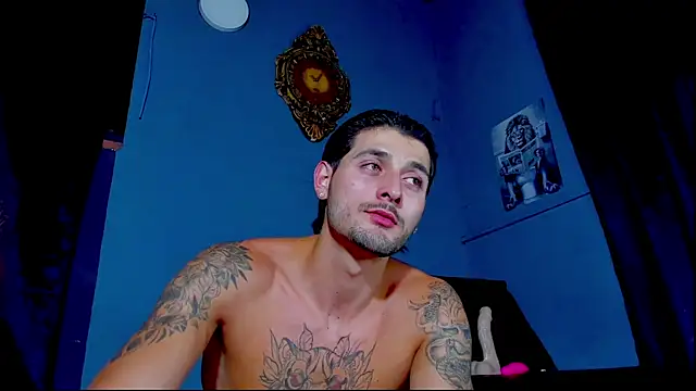 alejo__323__'s Live XXX Chat