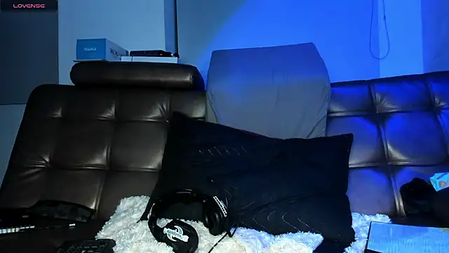Chatroom XXX en direct de jhonny__ackerman