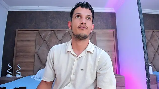 צ'אט XXX בשידור חי של EimyAndMaxi