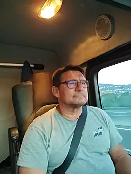 phil_truck_exhib Show in webcam