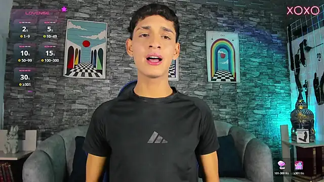 stevensantana1 Adlı Modelin Canlı XXX Sohbeti