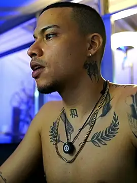 Онлайн чат XXX AlphaMasterXxx
