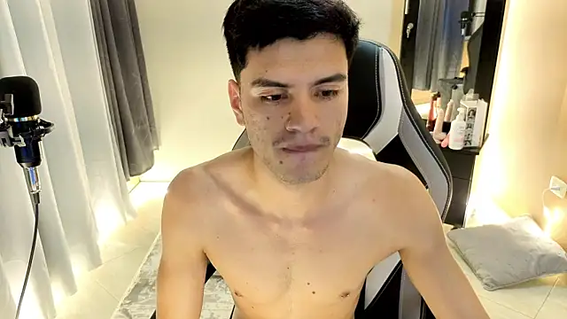 LeoTease Live XXX-Chat