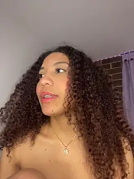 Daphnne_Curly's Live XXX Chat