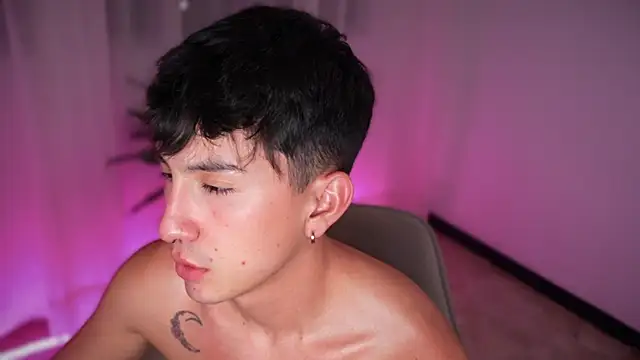 Chat XXX Live sweettaaron01