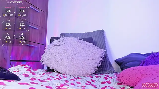 Chat +18 de _urcutekitty ao vivo