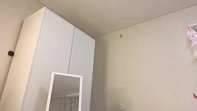 Milly_Lane Adlı Modelin Canlı XXX Sohbeti