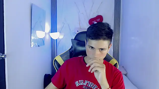 Chat +18 de Ascii_one ao vivo