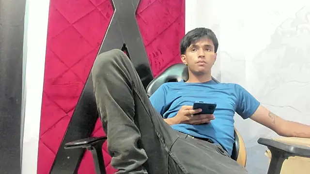 Elioth_18 Chat XXX in diretta