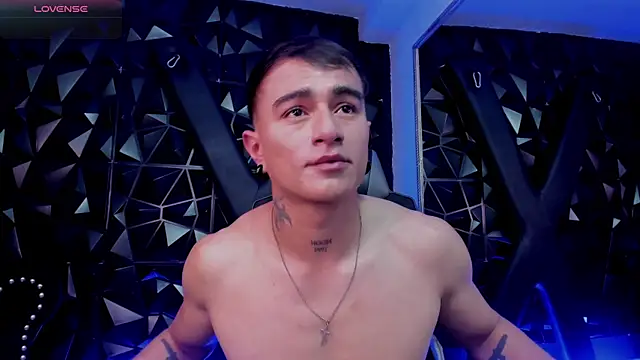 LiamDeeps Live XXX Chat