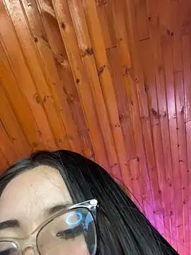 Camila_cute18's Live XXX Chat