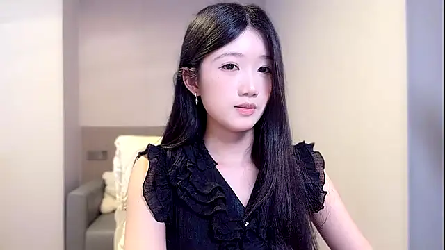 yangyang-107's Live XXX Chat