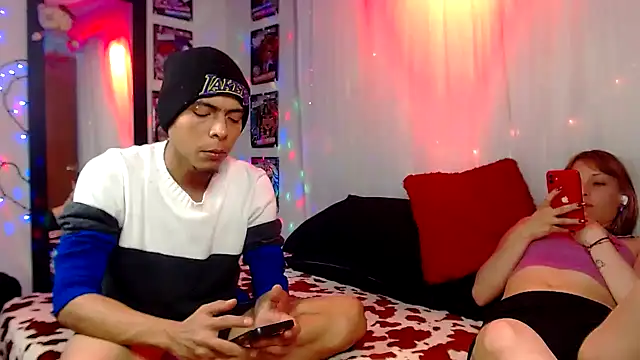 YaraLeon's Live XXX Chat