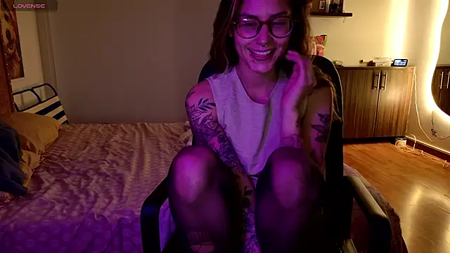 Chat +18 de Emmy_petit ao vivo