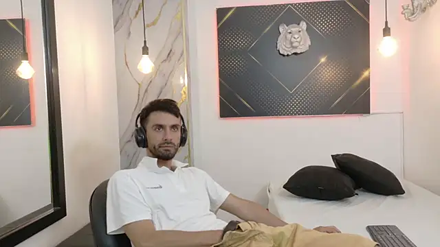 KingOfTemptation Live XXX-chat